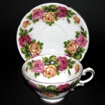 Lush Roses Teacup